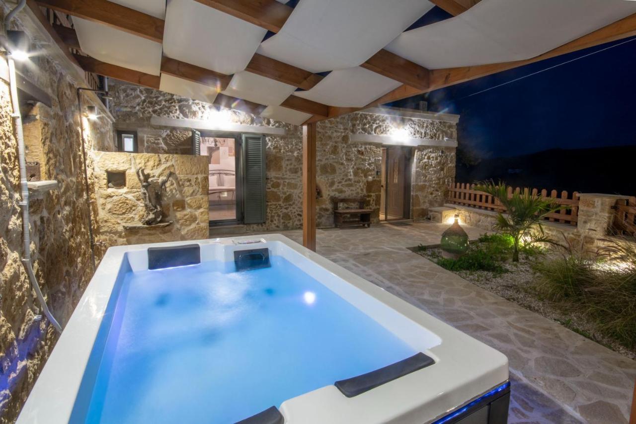 Pamelas House With Jacuzzi Kíssamos Exterior foto